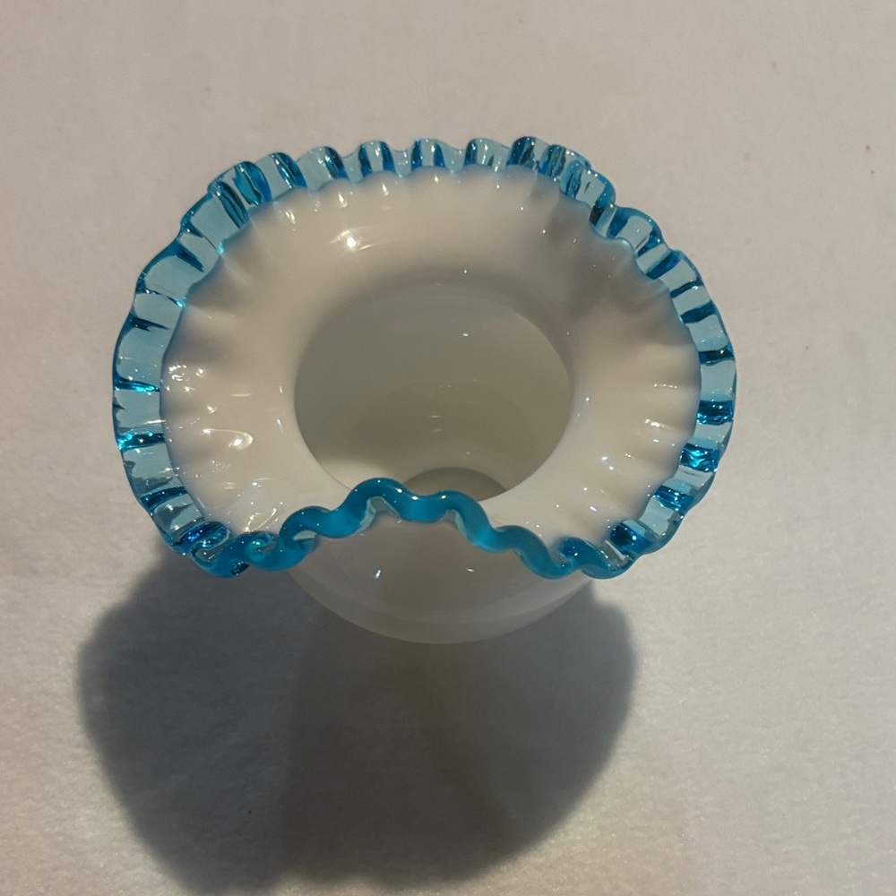 Elegant vintage Fenton milk glass  Blue Ruffled Vase